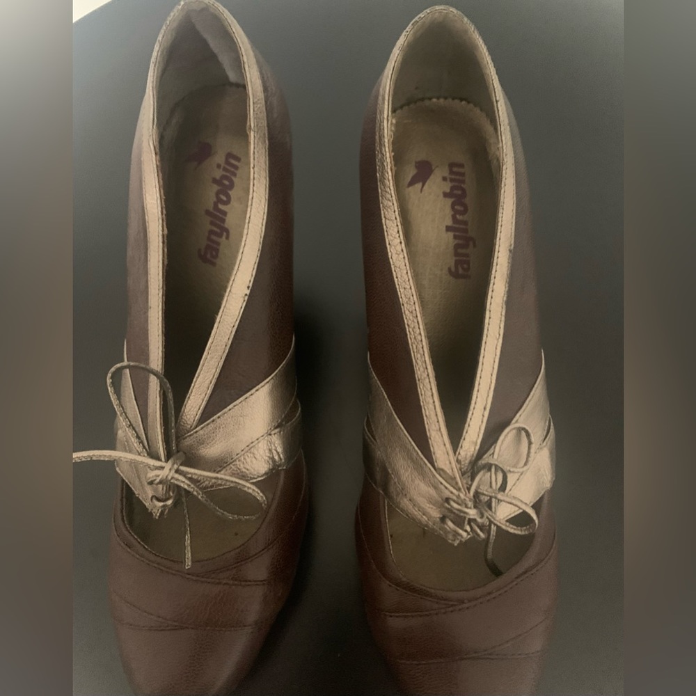 Faryl Robin Brown Leather Pump Sz 9.5